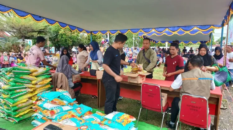 Gerakan Pangan Murah Sintang Sediakan 500 Paket Sembako